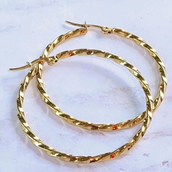 Fashion Bohemian Style 18K Gold Plated Twisted Oil Drop Thin Big Hoop Earrings - Picture 8 of 13